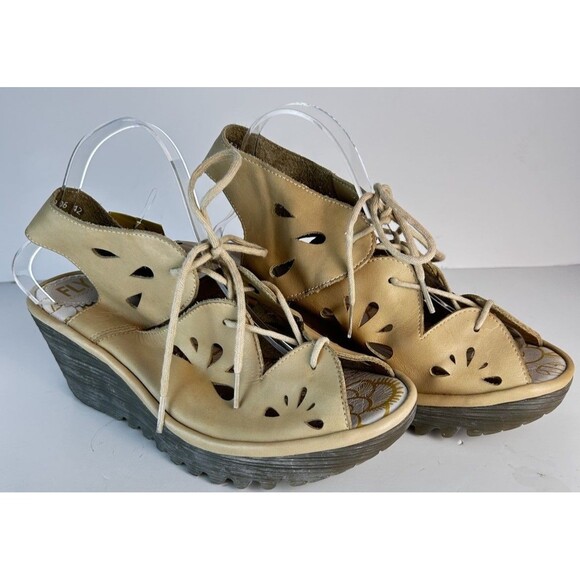 Fly London Yote Perforated Leather Open Toe Sandals Tie Size 11 Nude NWT - Picture 2 of 11